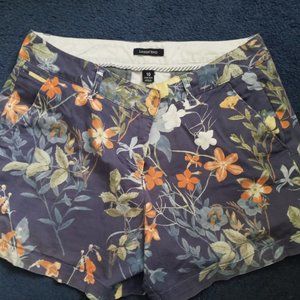Womens Summer Shorts! Multiple pairs.